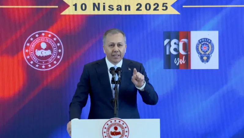 Yerlikaya: Meşruiyeti sokakta arayanlara en net cevabı polislerimiz verdi