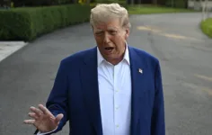 Trump: ‘İran’ı bu gece ve yarın çok sert vuracağız’