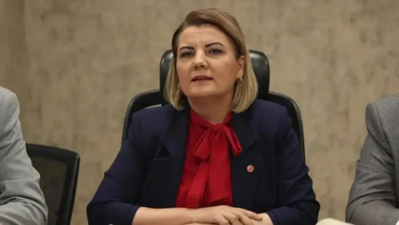 İzmit Belediye Başkanı Fatma Kaplan Hürriyet tutuklandı