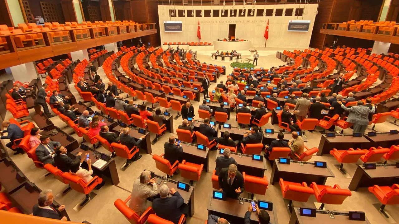 ‘Terörsüz Türkiye’ için yeni düzenleme: Teröristlere denetimli serbestlik ve siyaset yasağı getiriliyor